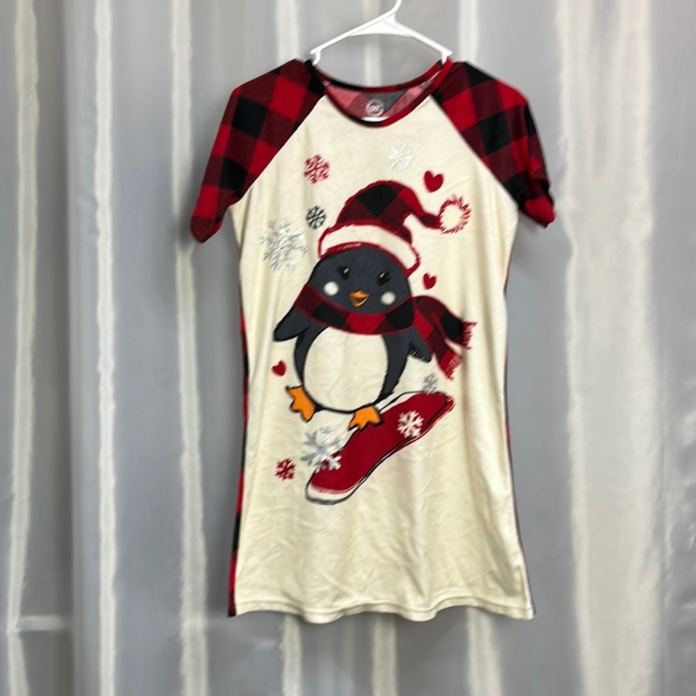 Wonder Nation Christmas long sleepy top. New but no tags